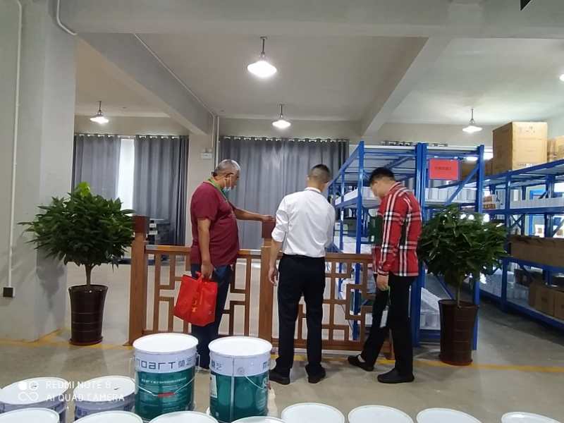 榴莲视频APP下载客户参观仓库